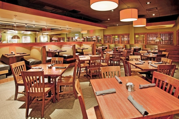Holiday Inn MANHATTAN AT THE CAMPUS